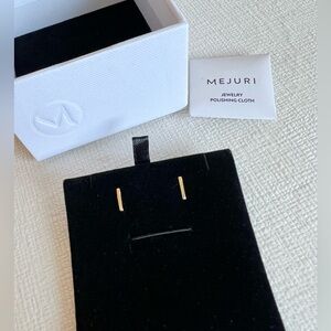 ⭐️Mejuri | Bar Studs | 14K